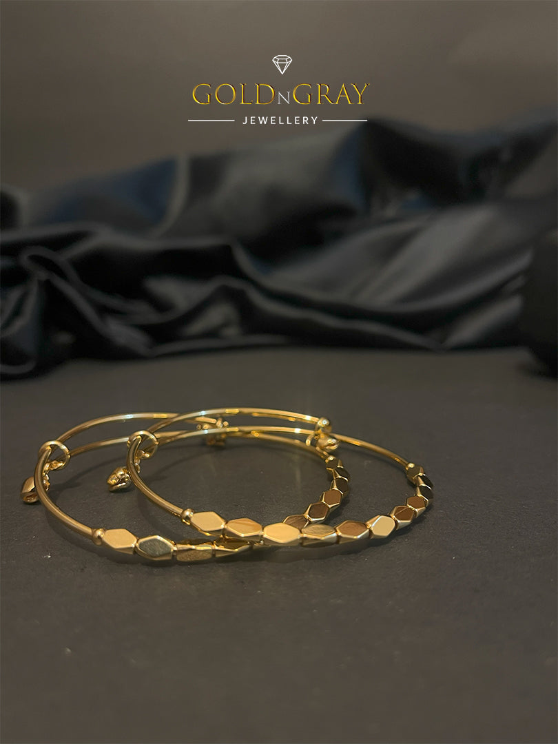 Elegant Design Golden Bangles Pair for Women