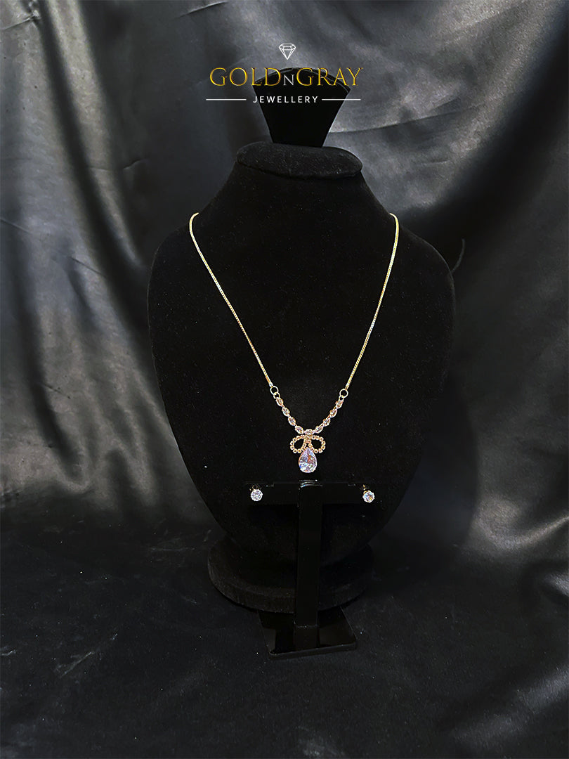 Luxurious Pendant Set with Elegant Bow Detail