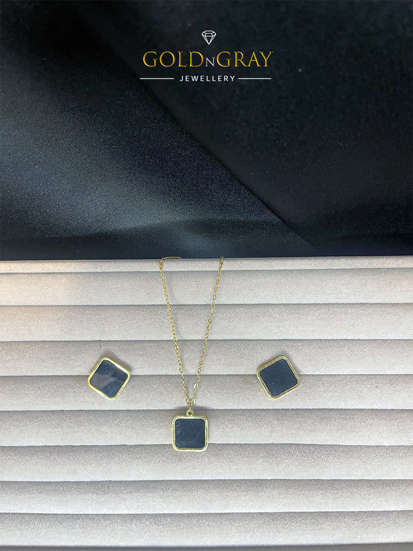 Black Onyx Square Pendant Set in Gold